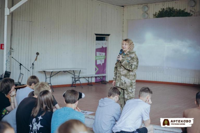 Встречи с молодежью в стационарных лагерях Чердаклинского района накануне для воздушно-десантных войск. Встречи с молодежью в стационарных лагерях Чердаклинского района накануне для воздушно-десантных войск.