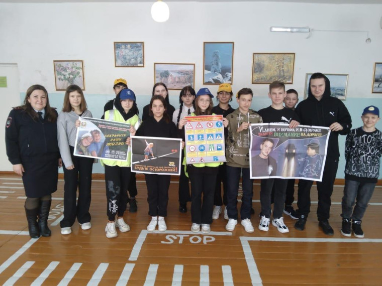 Сотрудники Госавтоинспекции провели практические занятия по ПДД. Сотрудники Госавтоинспекции провели практические занятия по ПДД.