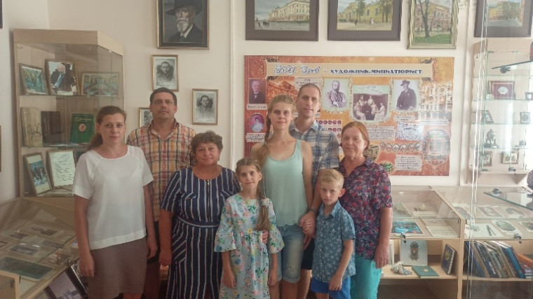 Музей Зуева в Чердаклах встретил почетных гостей. Музей Зуева в Чердаклах встретил почетных гостей.