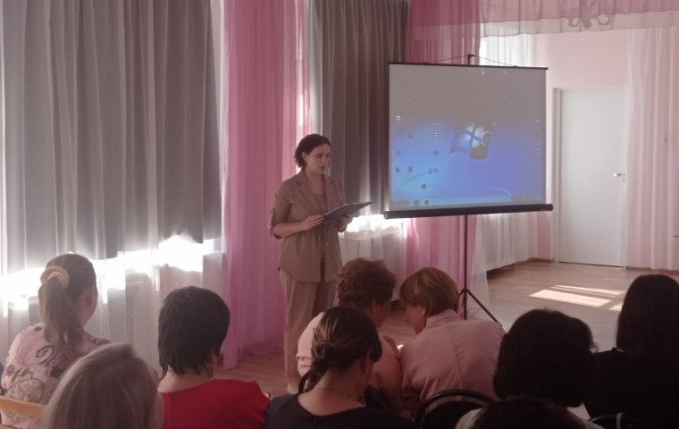 Проведена площадка «Содержание воспитательной работы: патриотическое воспитание в ДОУ». Проведена площадка «Содержание воспитательной работы: патриотическое воспитание в ДОУ».
