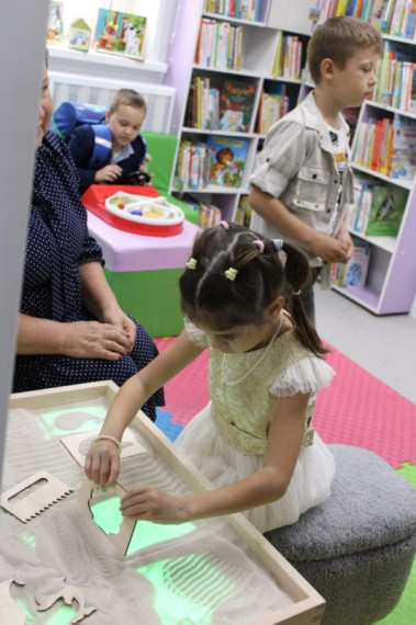 В Чердаклах открыли детскую модельную библиотеку.