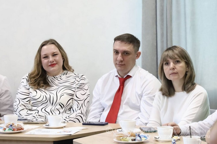Алексей Русских провёл встречу с участниками Всероссийского проекта «Всей семьёй».